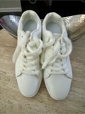 Samsung Women's White Sneakers with Plush Laces